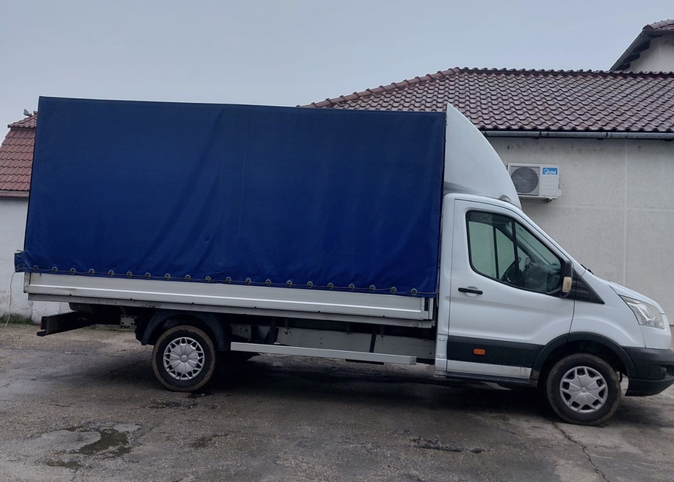 Microbuz marfă Ford Transit Arway Rent a Car Arad - ghid verificări esenţiale înainte de închiriere